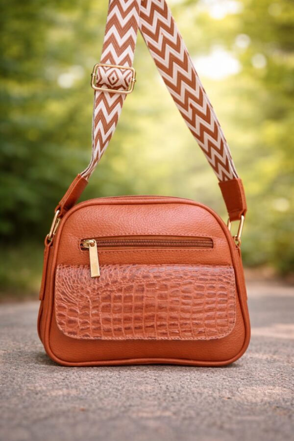 Bolso Manos Libres "Essen" con Solapa