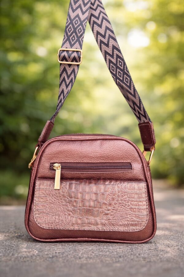 Bolso Manos Libres "Essen" con Solapa